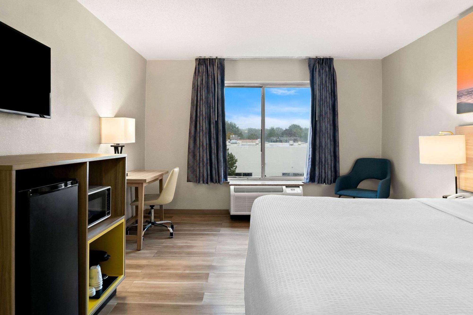 Days Inn & Suites By Wyndham Warren Exterior foto